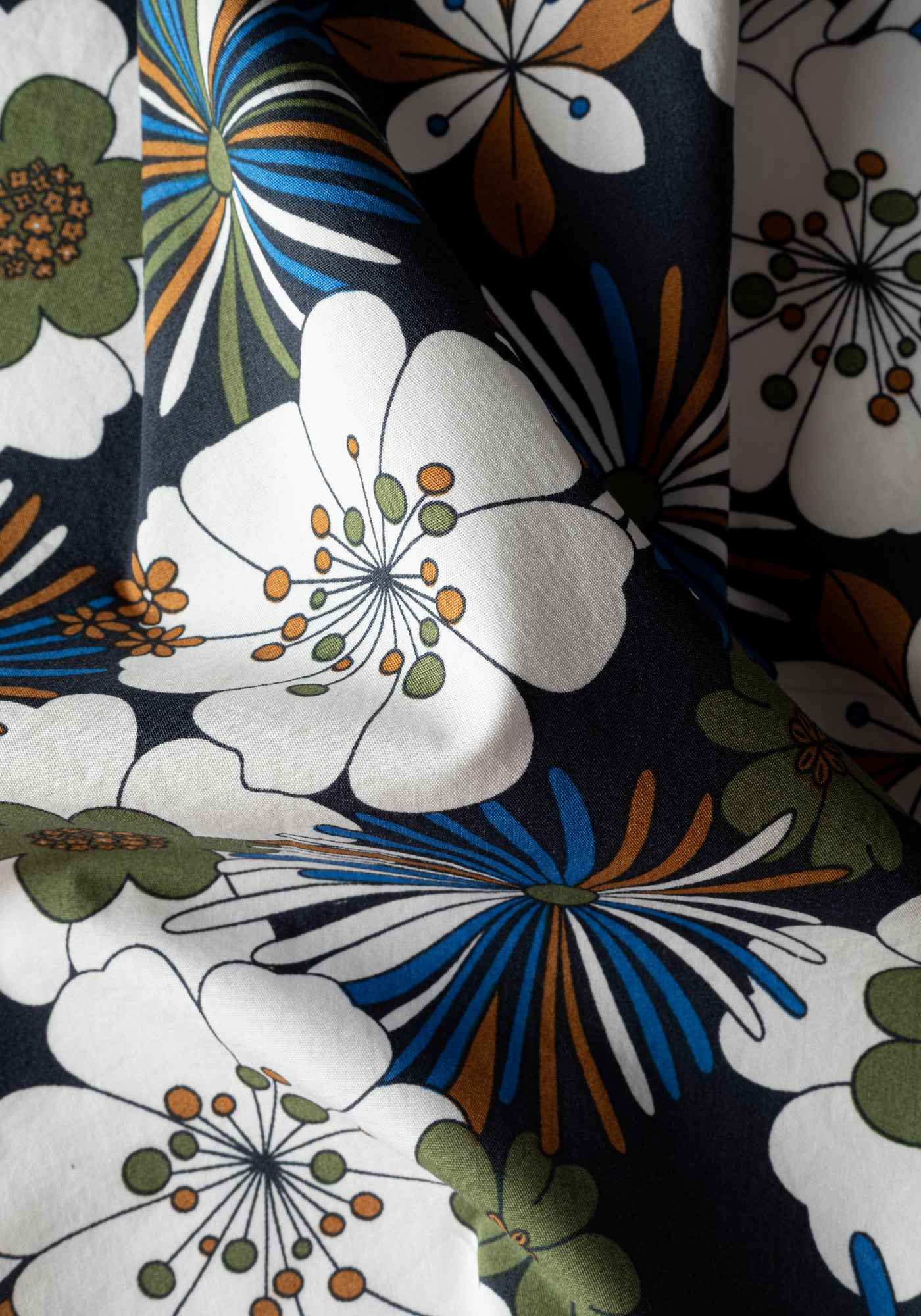Colorful Floral Poplin Resort Shirt - Short Sleeve