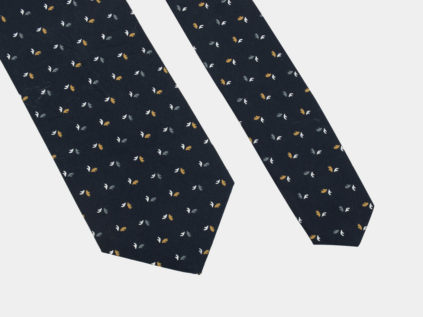 CVT25 /  Dark Blue Print Micro Fiber Tie